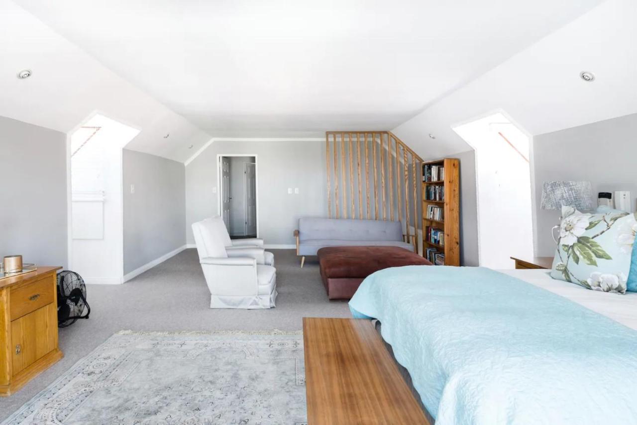 Holiday home 3 Bedroom Hilltop With Spectacular Views Cape Town