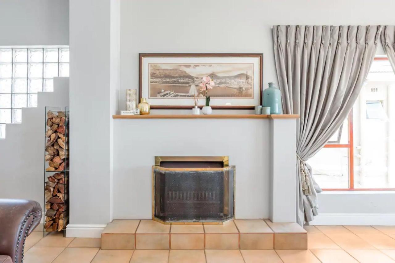 3 Bedroom Hilltop With Spectacular Views Holiday home Cape Town