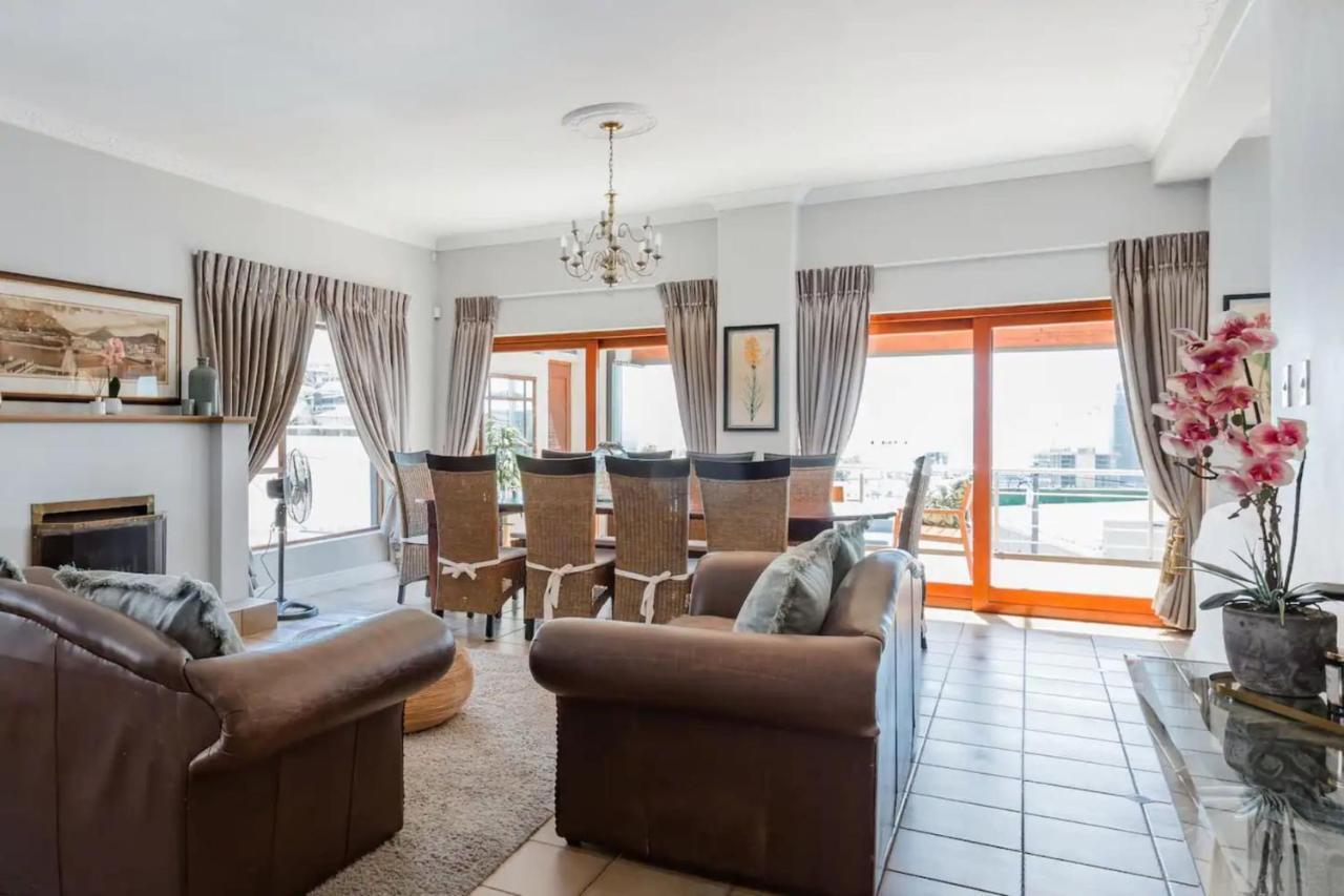 Holiday home 3 Bedroom Hilltop With Spectacular Views Cape Town