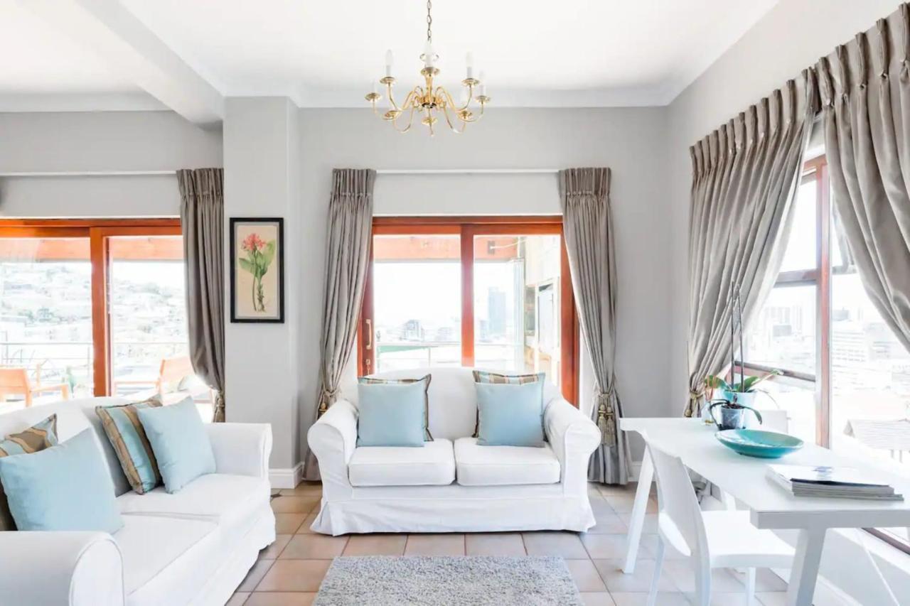 3 Bedroom Hilltop With Spectacular Views Cape Town